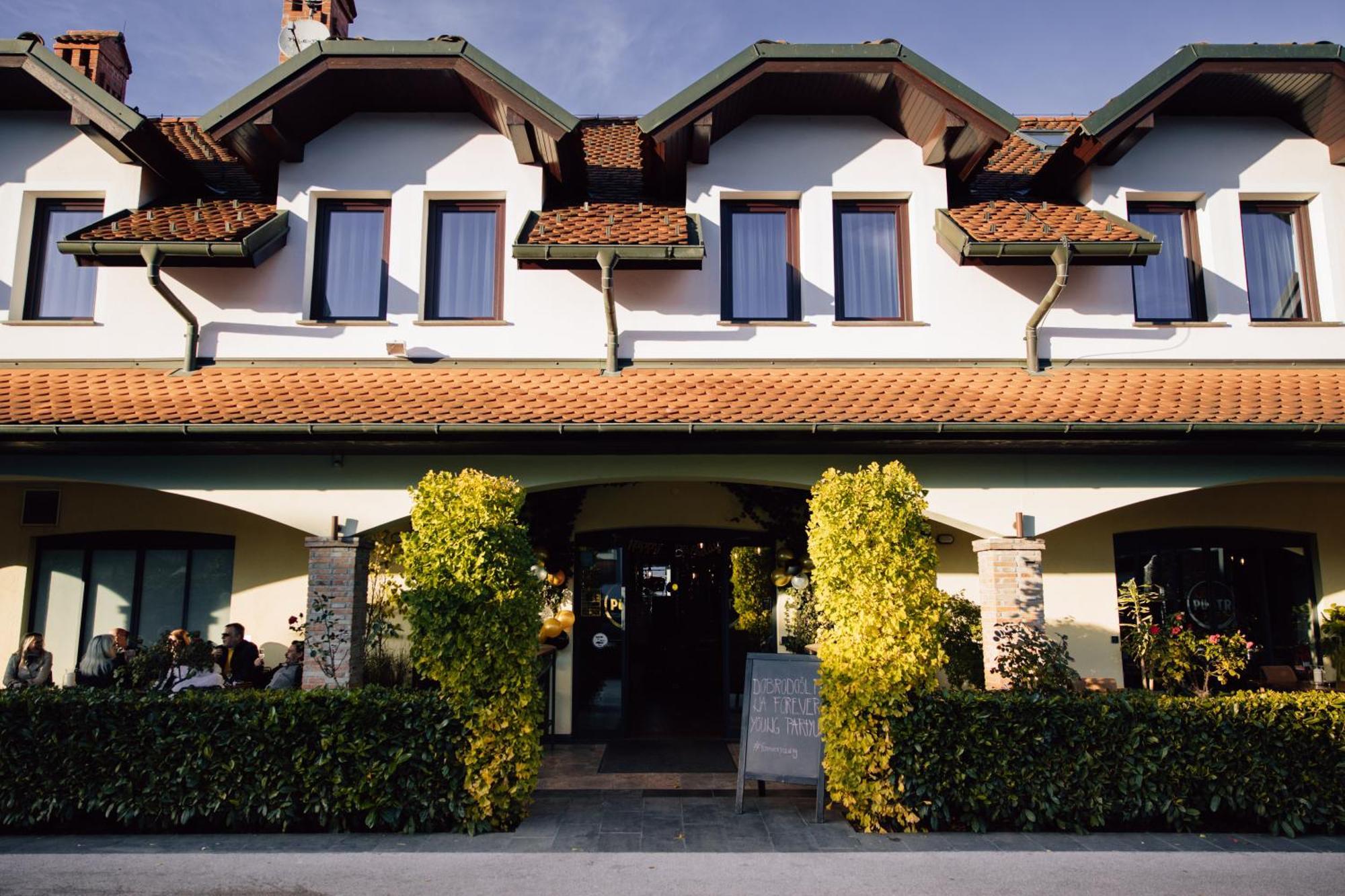 Hisa Putr Trzin Exterior foto